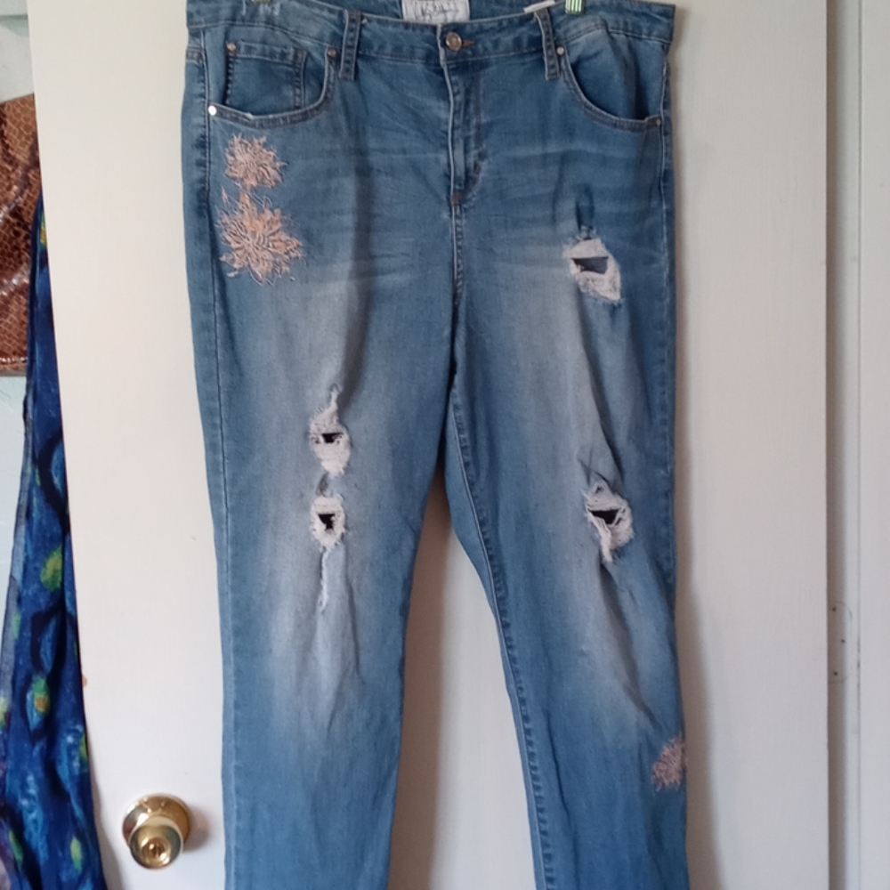 Libby Edelman Ladies Distressed Jeans